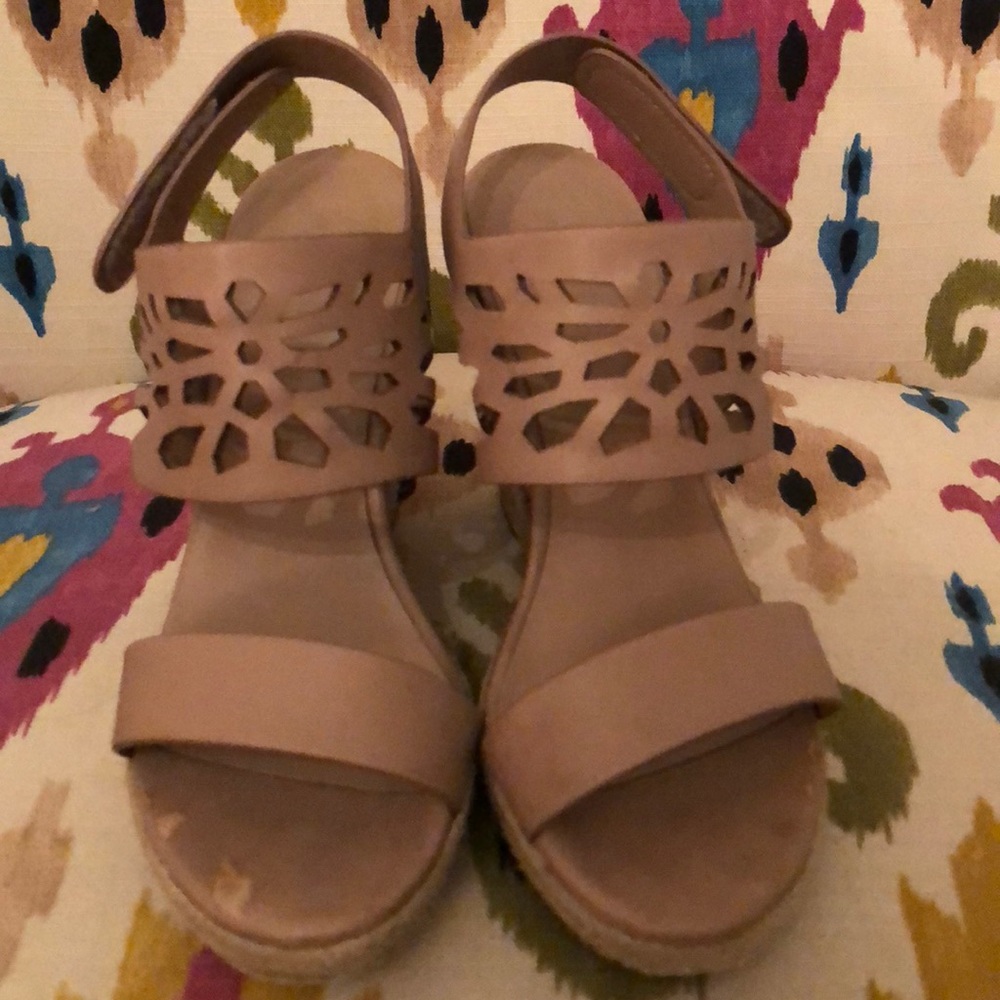 Charles David Neutral Wedges
